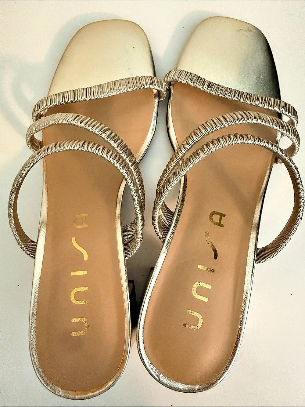 Unisa Unvinny Strappy Metallic Block Heel Sandals US 6.5